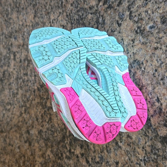 Asics Shoes - Size 11 - Picture 5 of 6